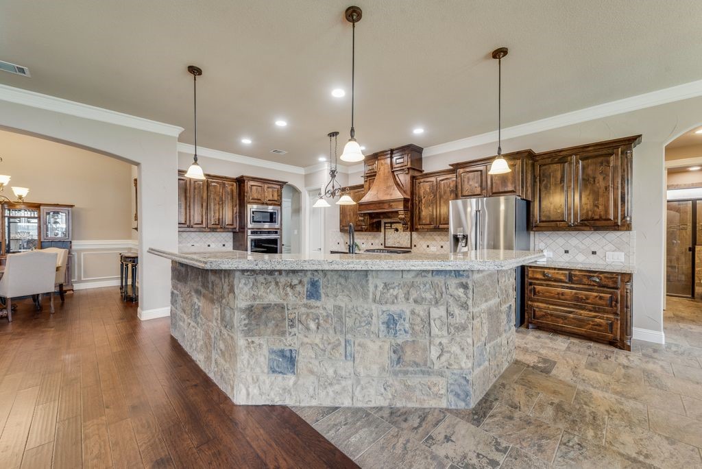 8704 Shadywood Lane North Richland Hills TX 76182