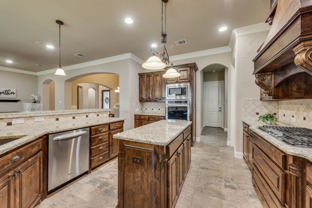 8704 Shadywood Lane North Richland Hills TX 76182