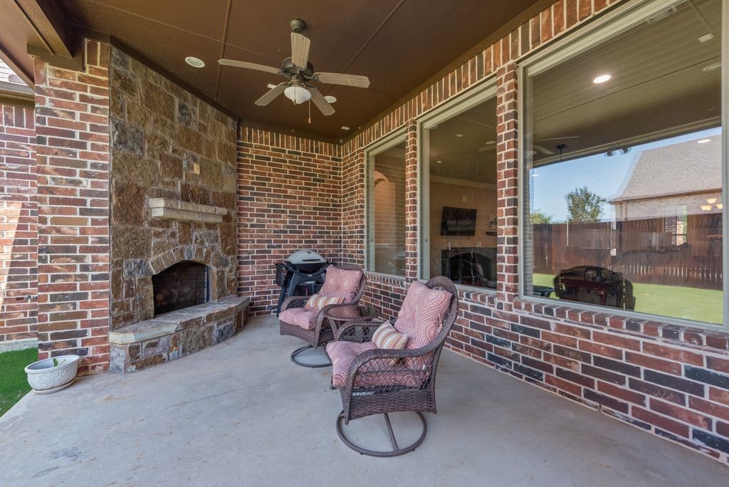 8704 Shadywood Lane North Richland Hills TX 76182
