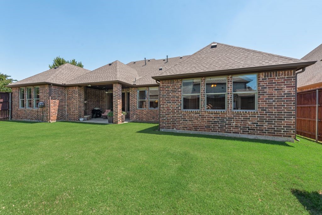 8704 Shadywood Lane North Richland Hills TX 76182
