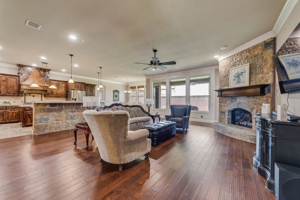 8704 Shadywood Lane North Richland Hills TX 76182