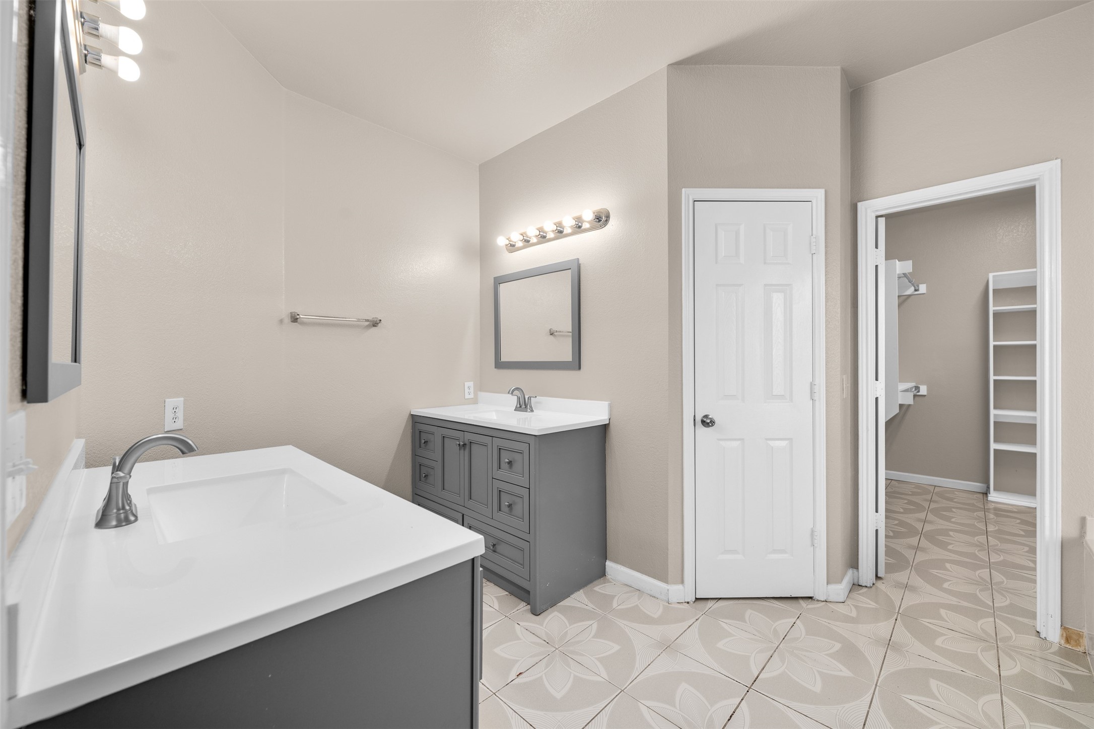 211 Nutmeg Lane Euless TX 76039