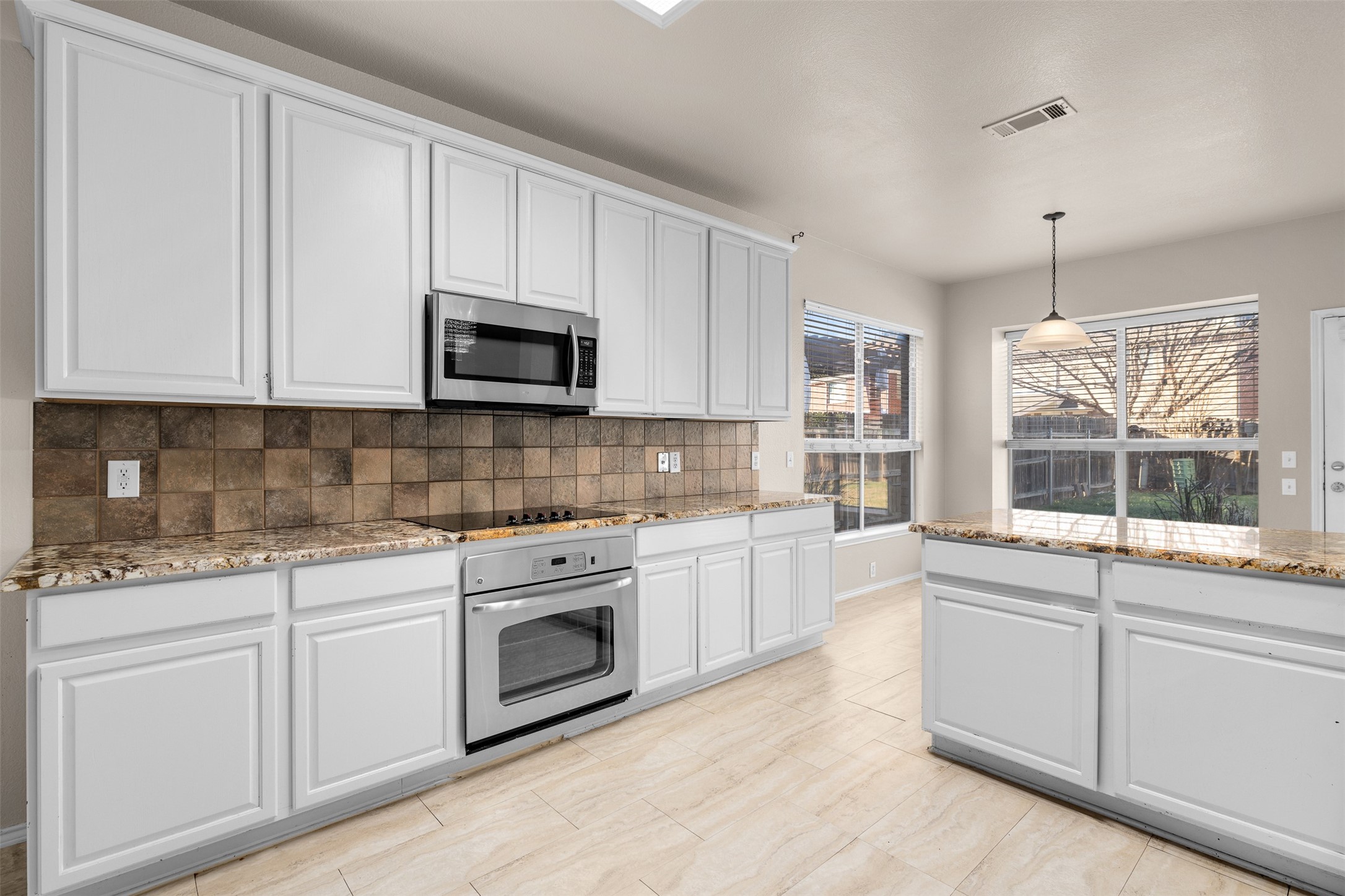 211 Nutmeg Lane Euless TX 76039