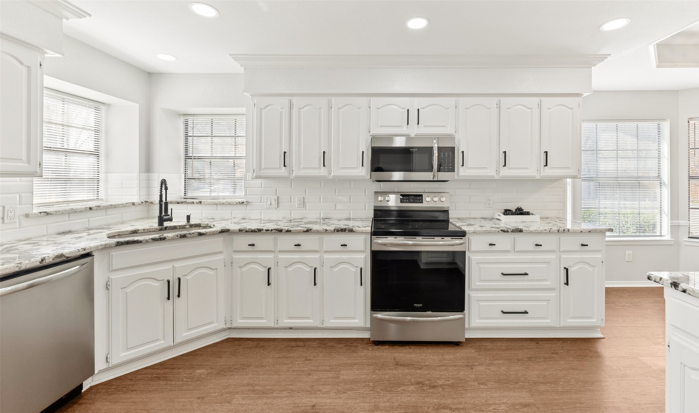 502 Crestview Drive Grapevine TX 76051