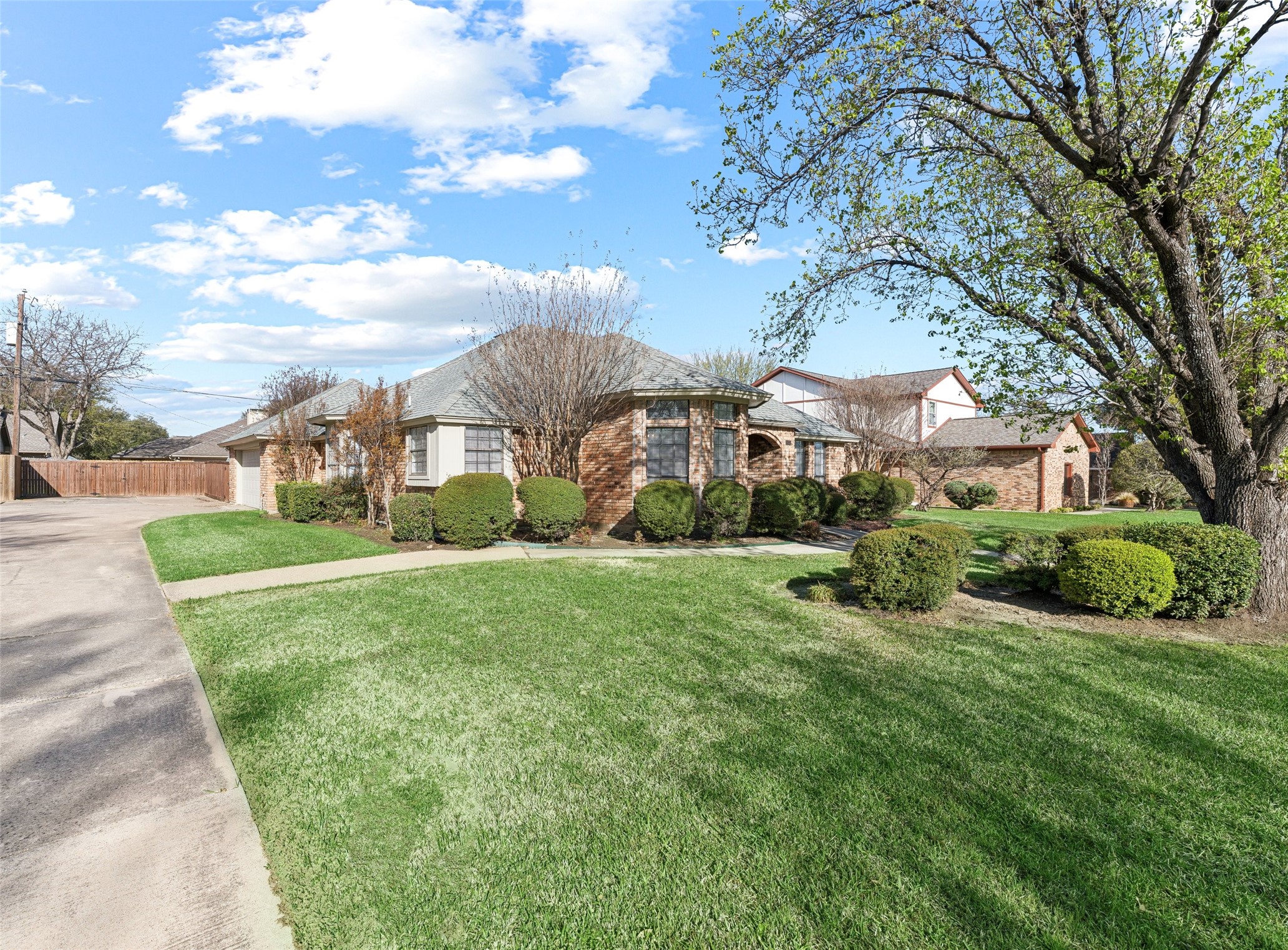502 Crestview Drive Grapevine TX 76051