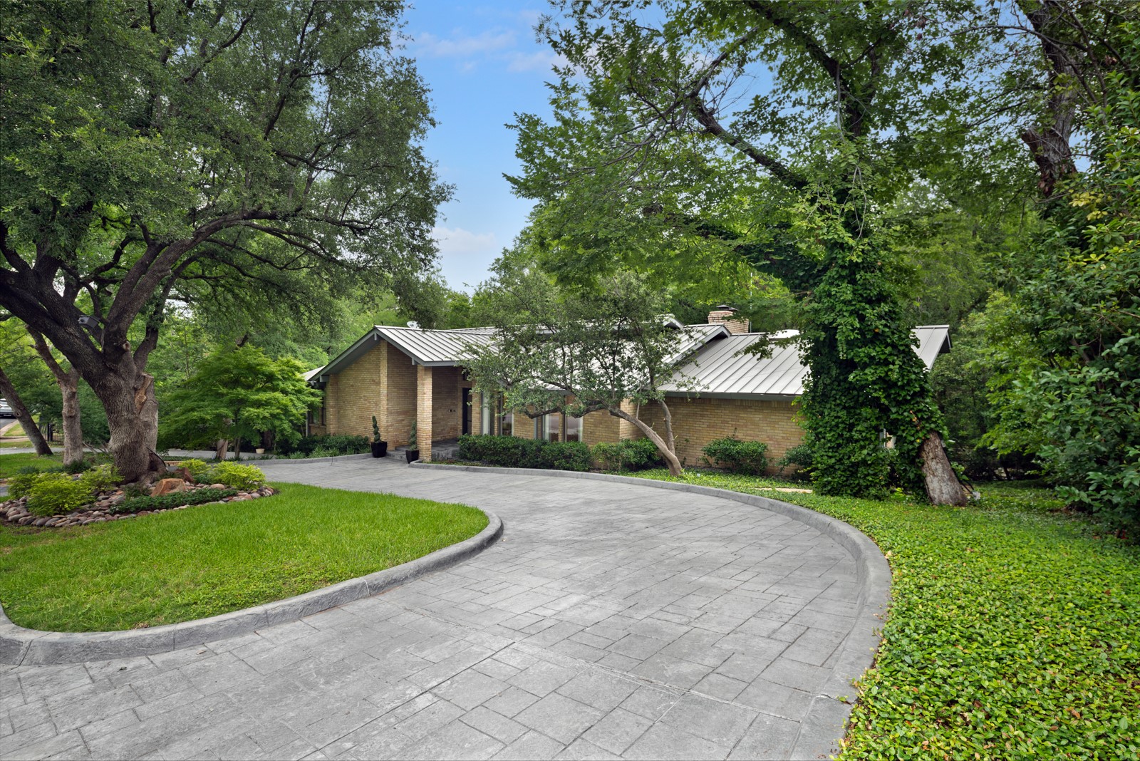 2005 Indian Creek Drive Westover Hills TX 76107