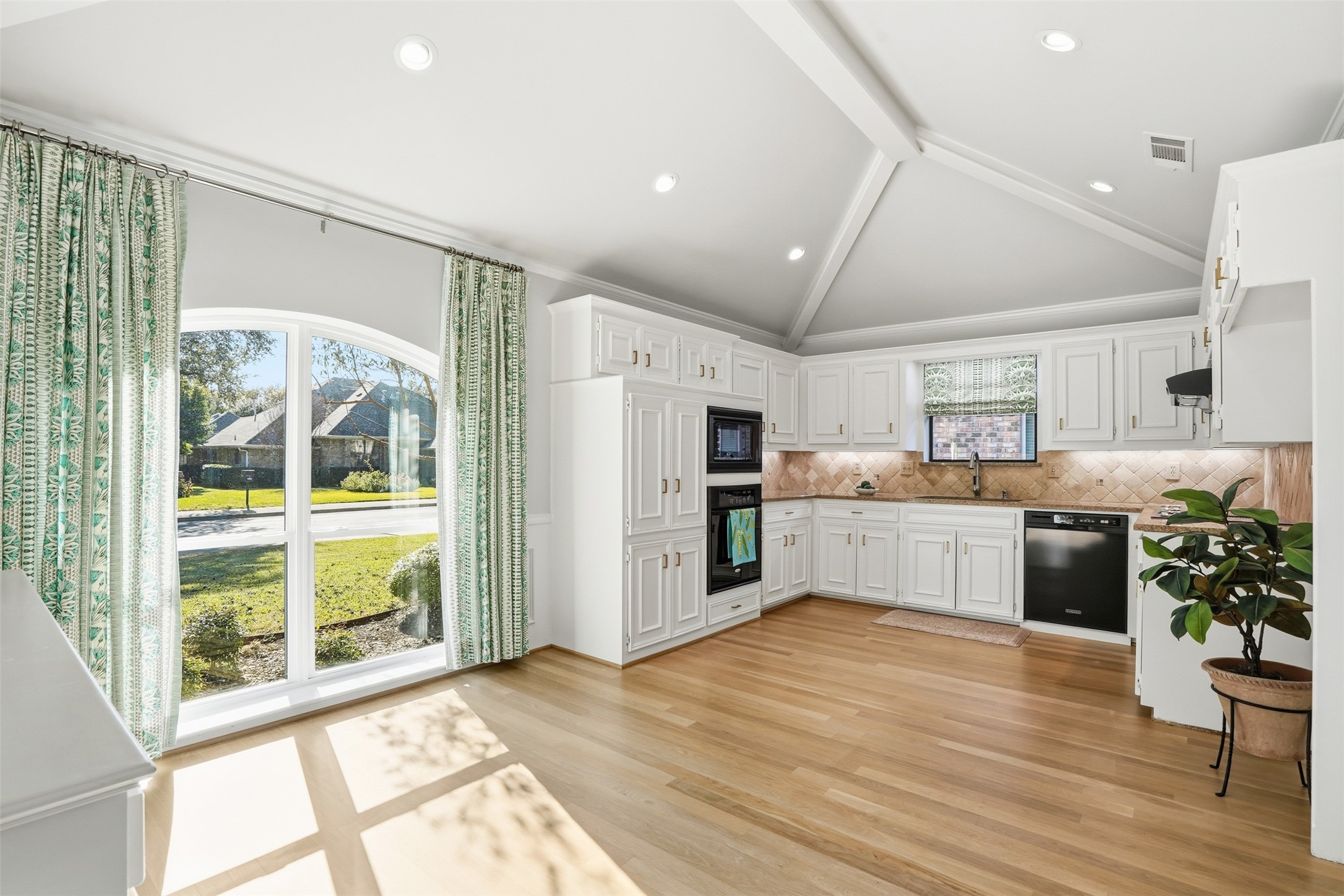 6627 Lovington Drive Dallas TX 75252