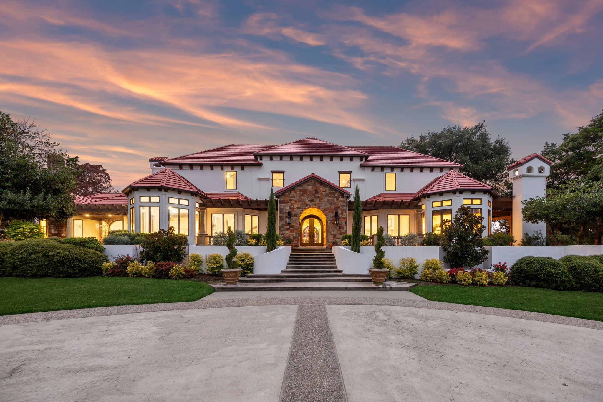 Southlake TX, 1900 Shady Oaks Drive