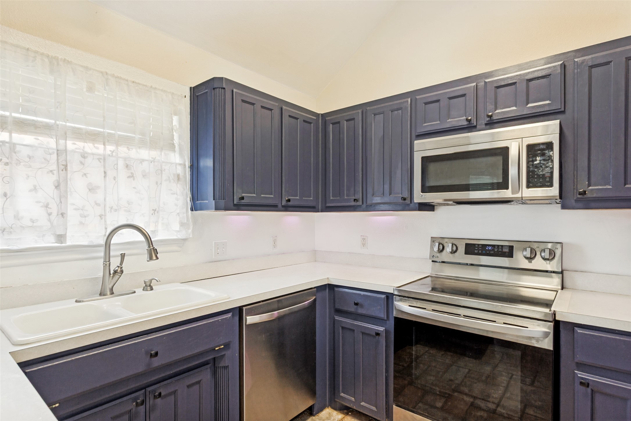 106 King Arthur Court Weatherford TX 76086
