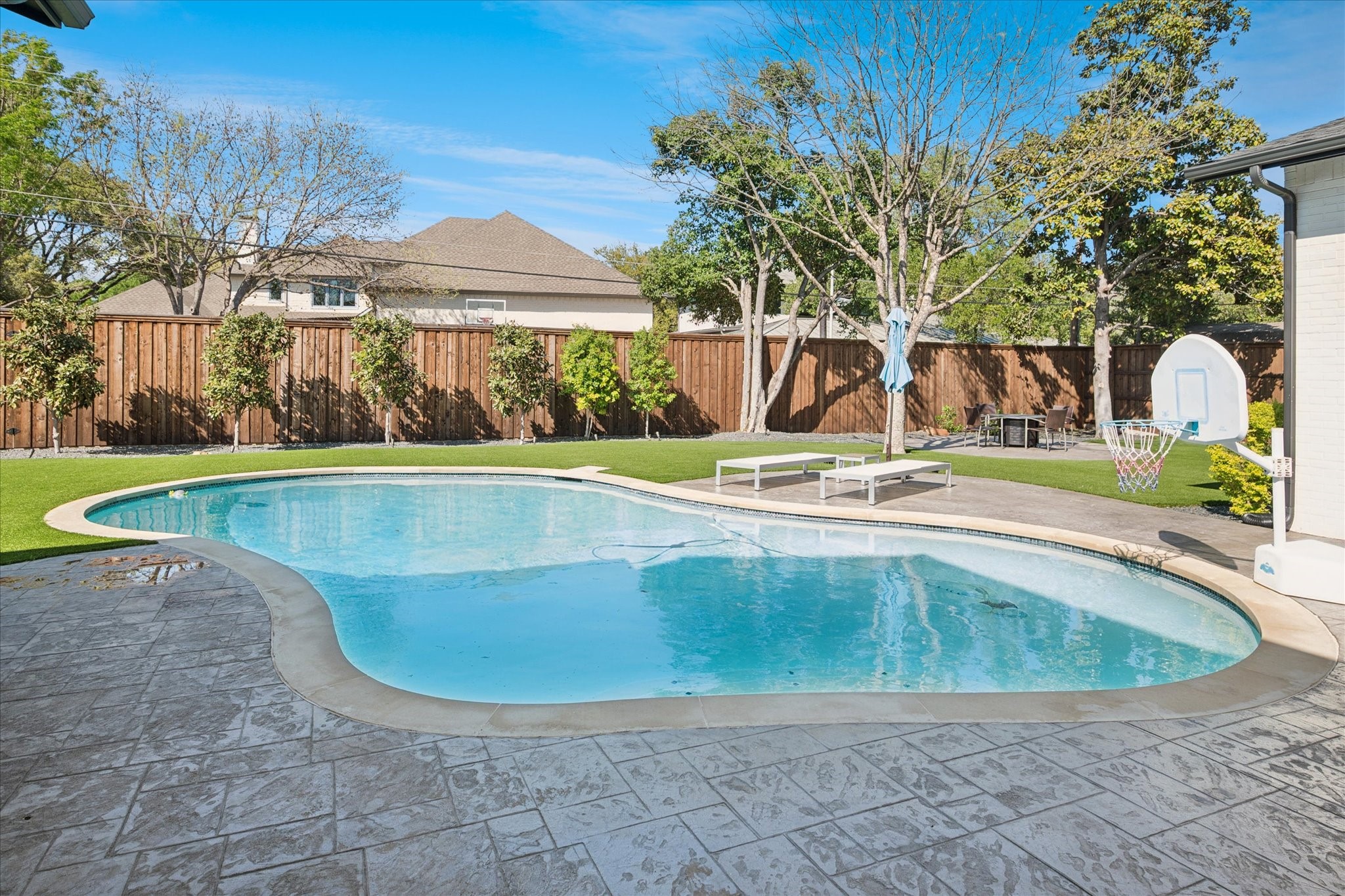 4815 Allencrest Lane Dallas TX 75244