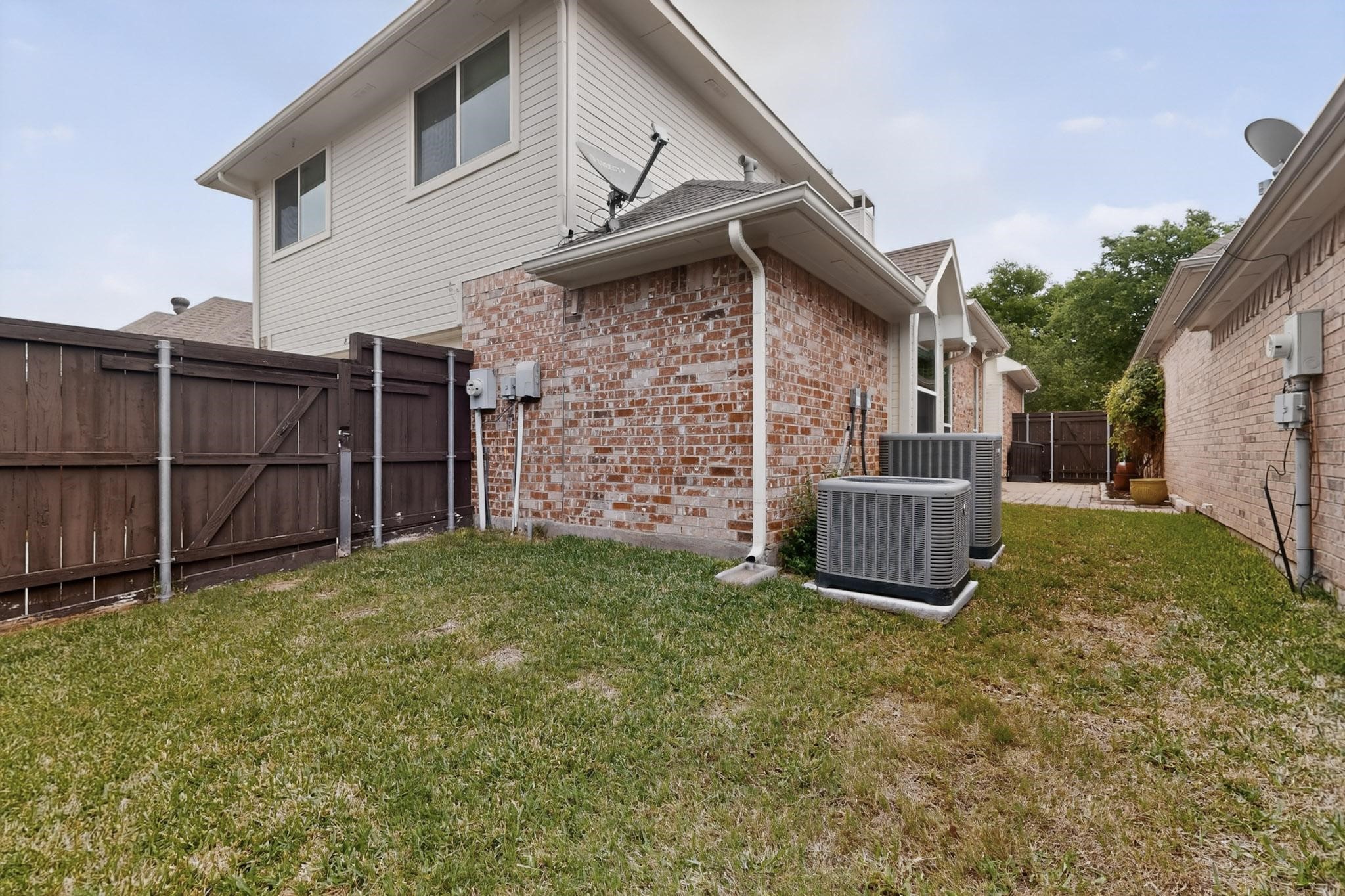 8707 Wellington Road Irving TX 75063