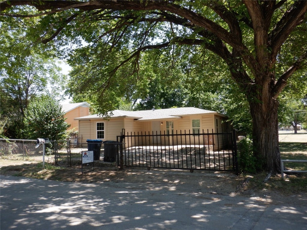 3236 Hanger Avenue Fort Worth TX 76105