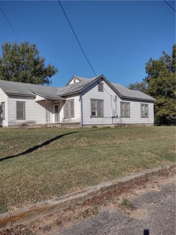 1503 W 11th Street Clifton TX 76634