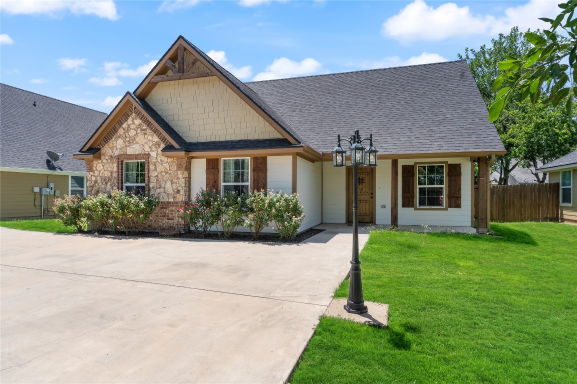 502 W Willow Street Sanger TX 76266