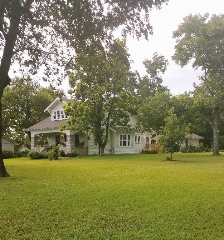 2031 W Bond Street Denison TX 75020