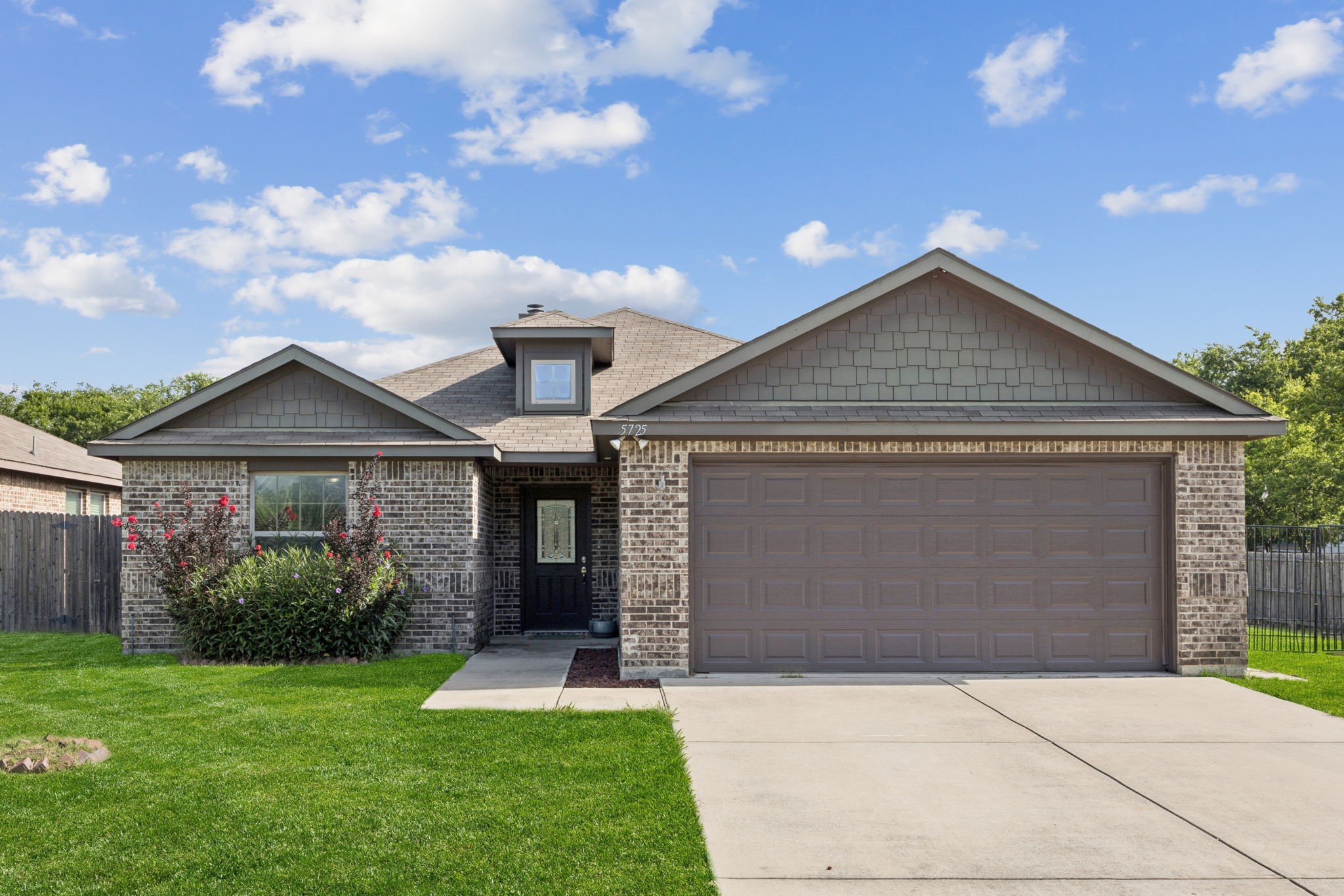5725 Kennedy Street Watauga TX 76148