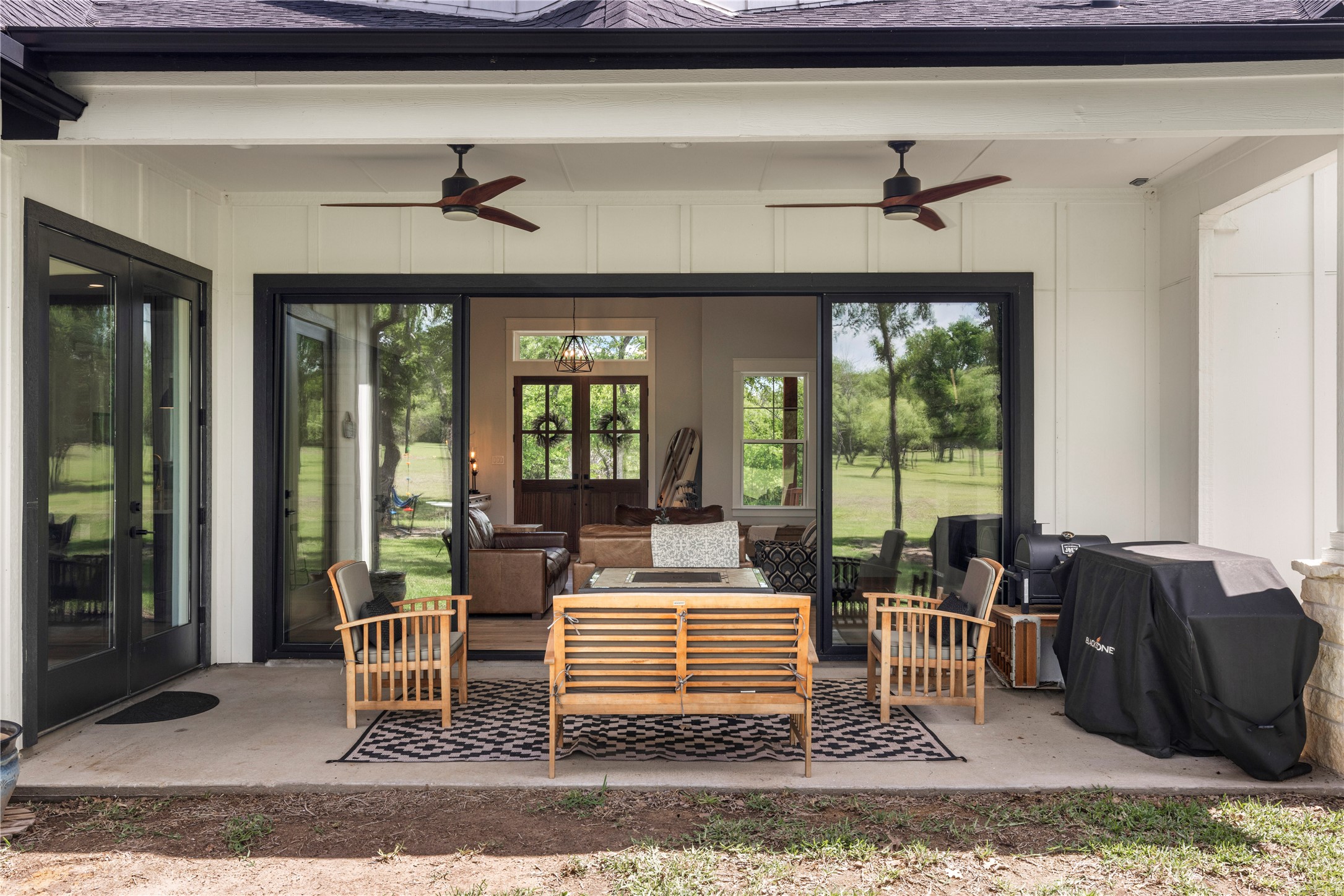 1383 Northshore Lane Valley View TX 76272