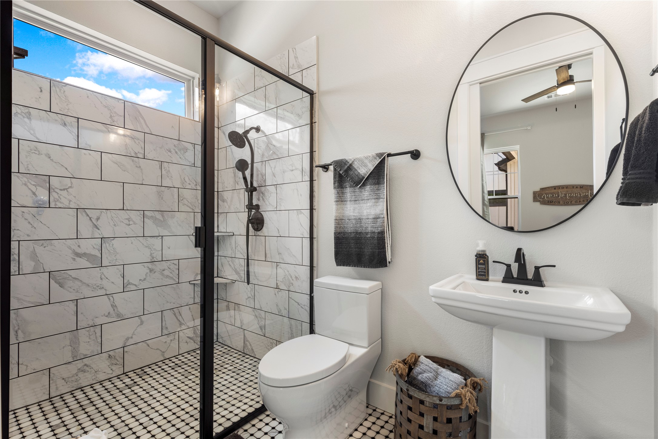 1383 Northshore Lane Valley View TX 76272