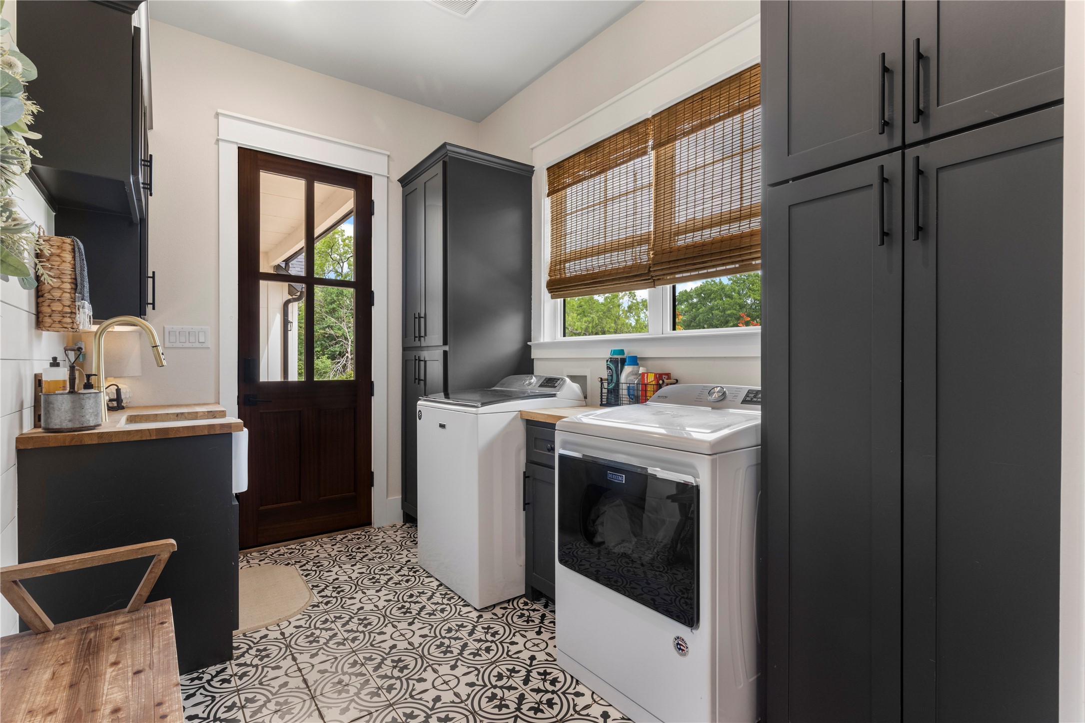 1383 Northshore Lane Valley View TX 76272