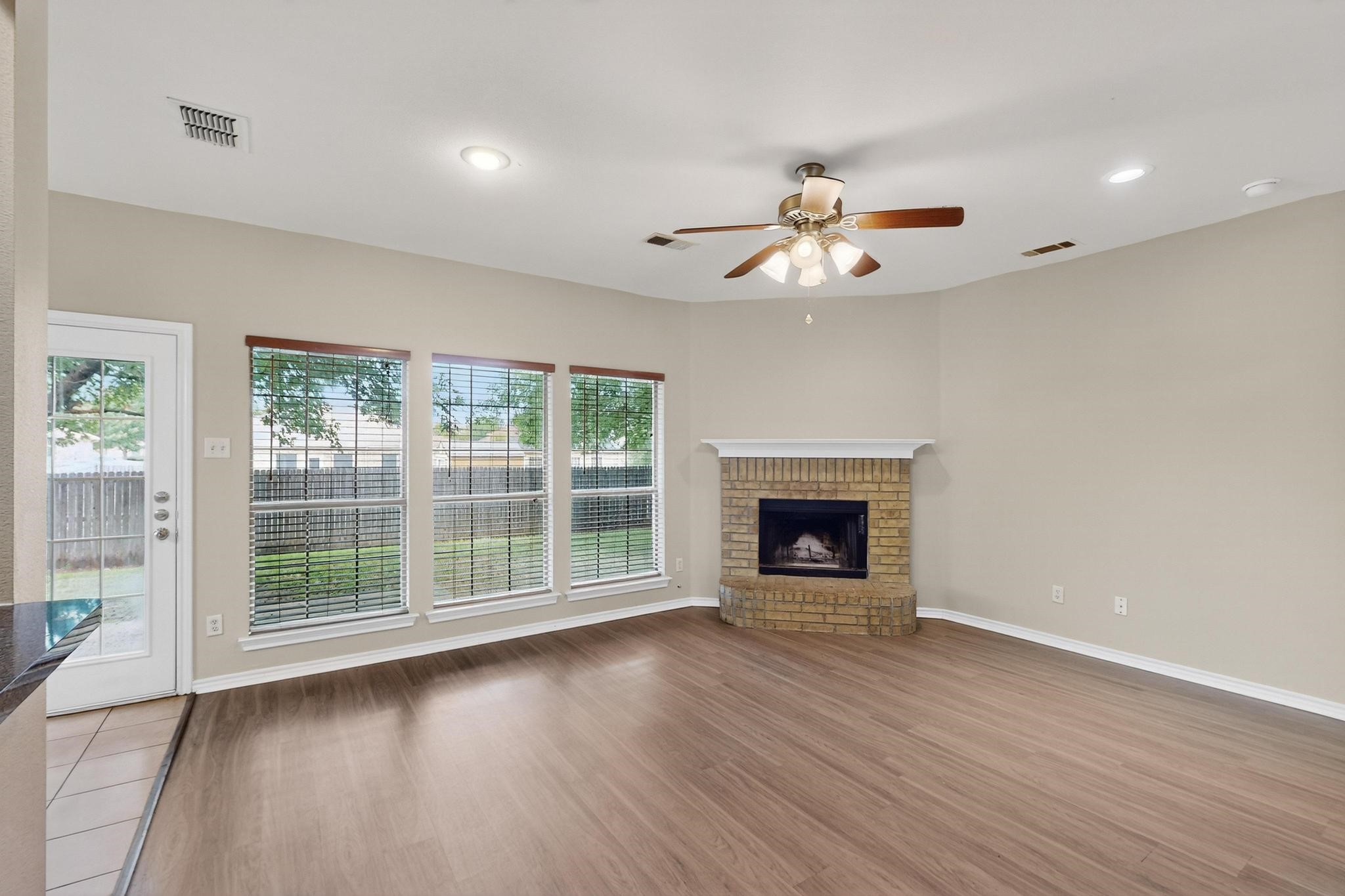 805 Brandon Drive Seagoville TX 75159