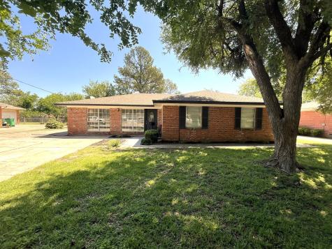 1112 Magnolia Street Gainesville TX 76240