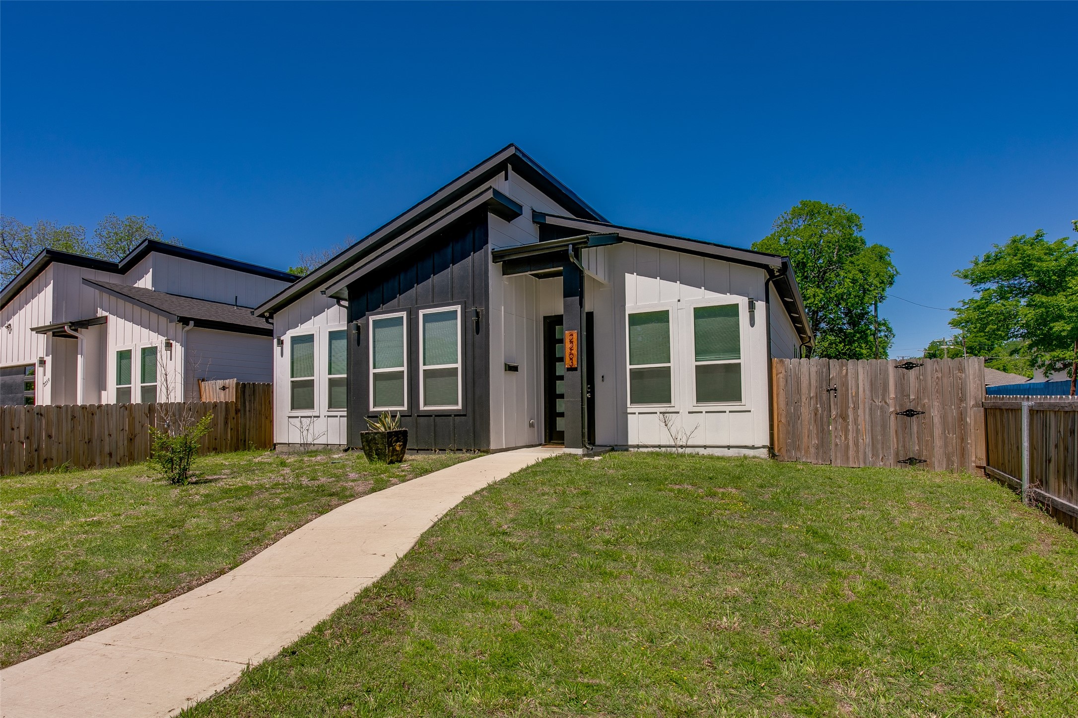 2263 E Ann Arbor Avenue Dallas TX 75216