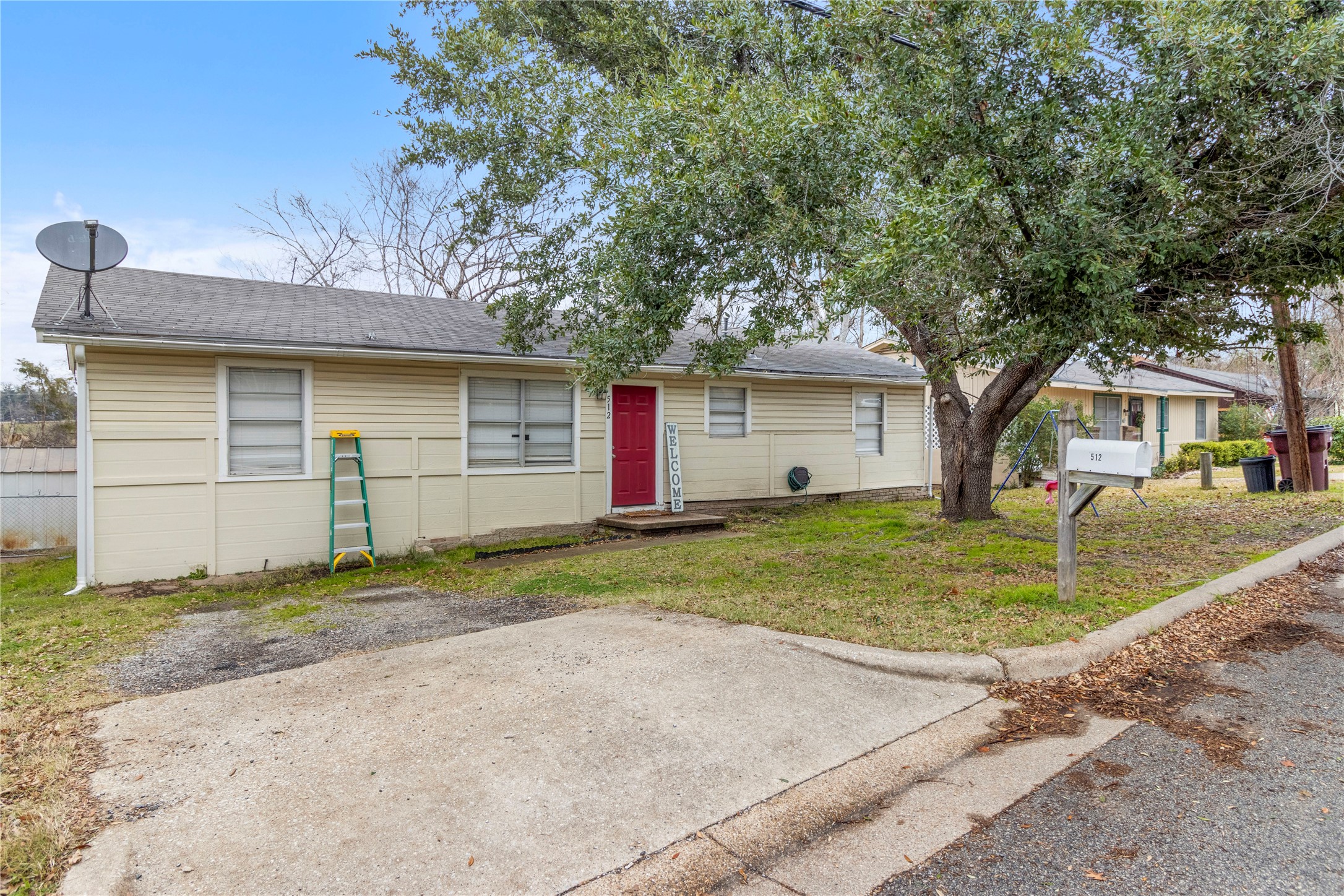 512 W College Street Canton TX 75103