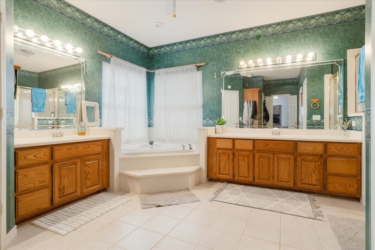 1044 County Road 3230 Windom TX 75492