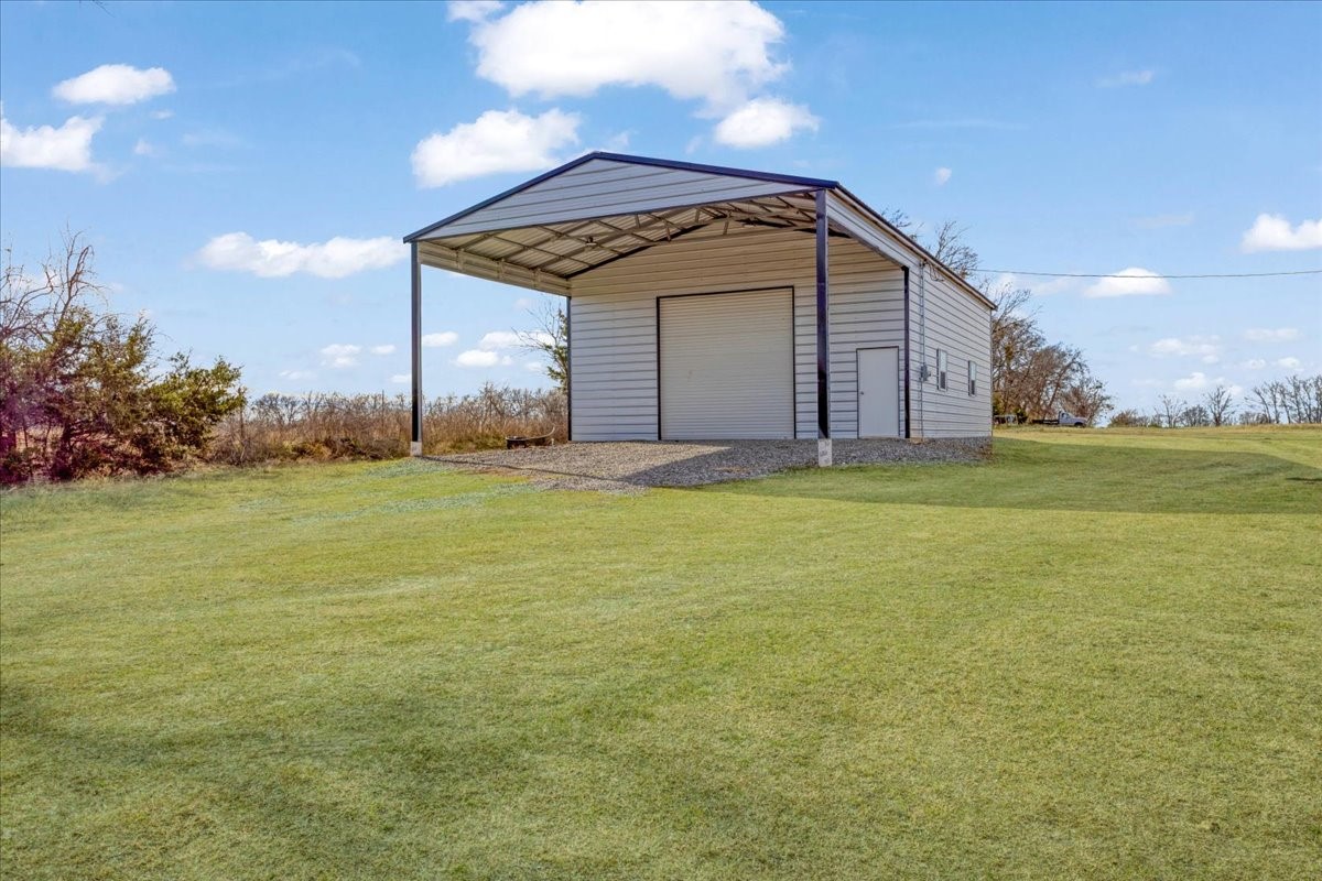 1044 County Road 3230 Windom TX 75492
