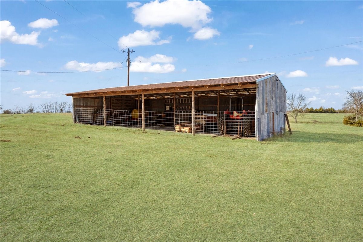 1044 County Road 3230 Windom TX 75492