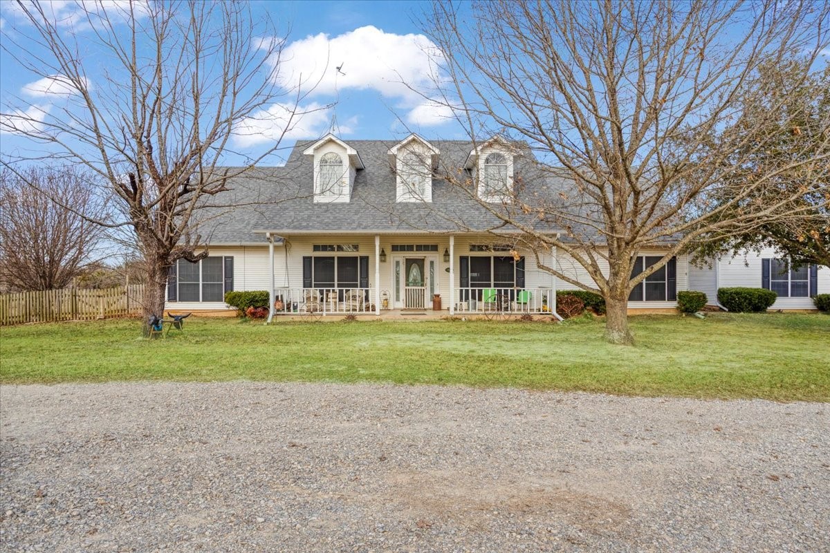 1044 County Road 3230 Windom TX 75492