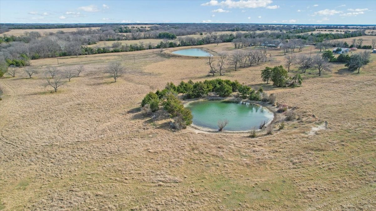 1044 County Road 3230 Windom TX 75492