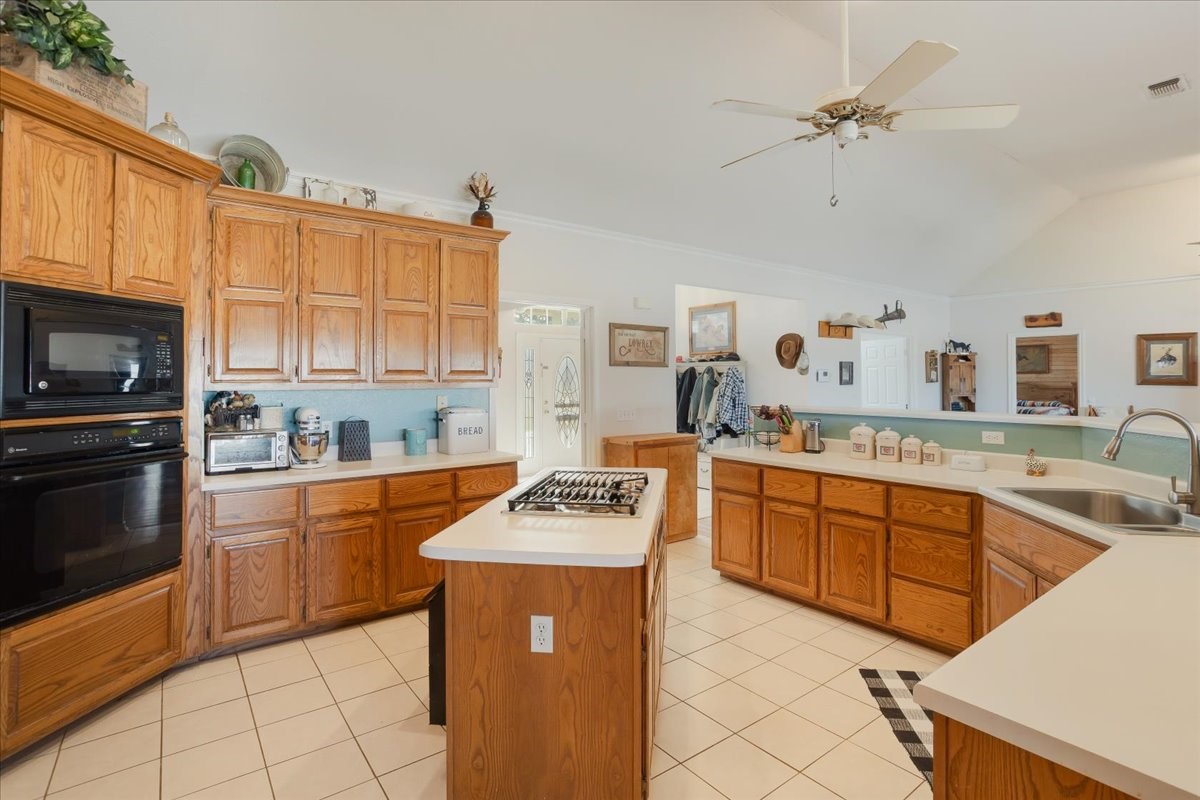 1044 County Road 3230 Windom TX 75492