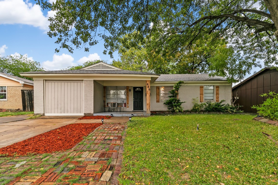606 Blueberry Lane Grand Prairie TX 75052