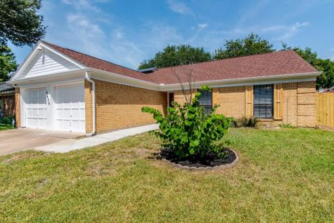 2430 Bentley Drive Grand Prairie TX 75052