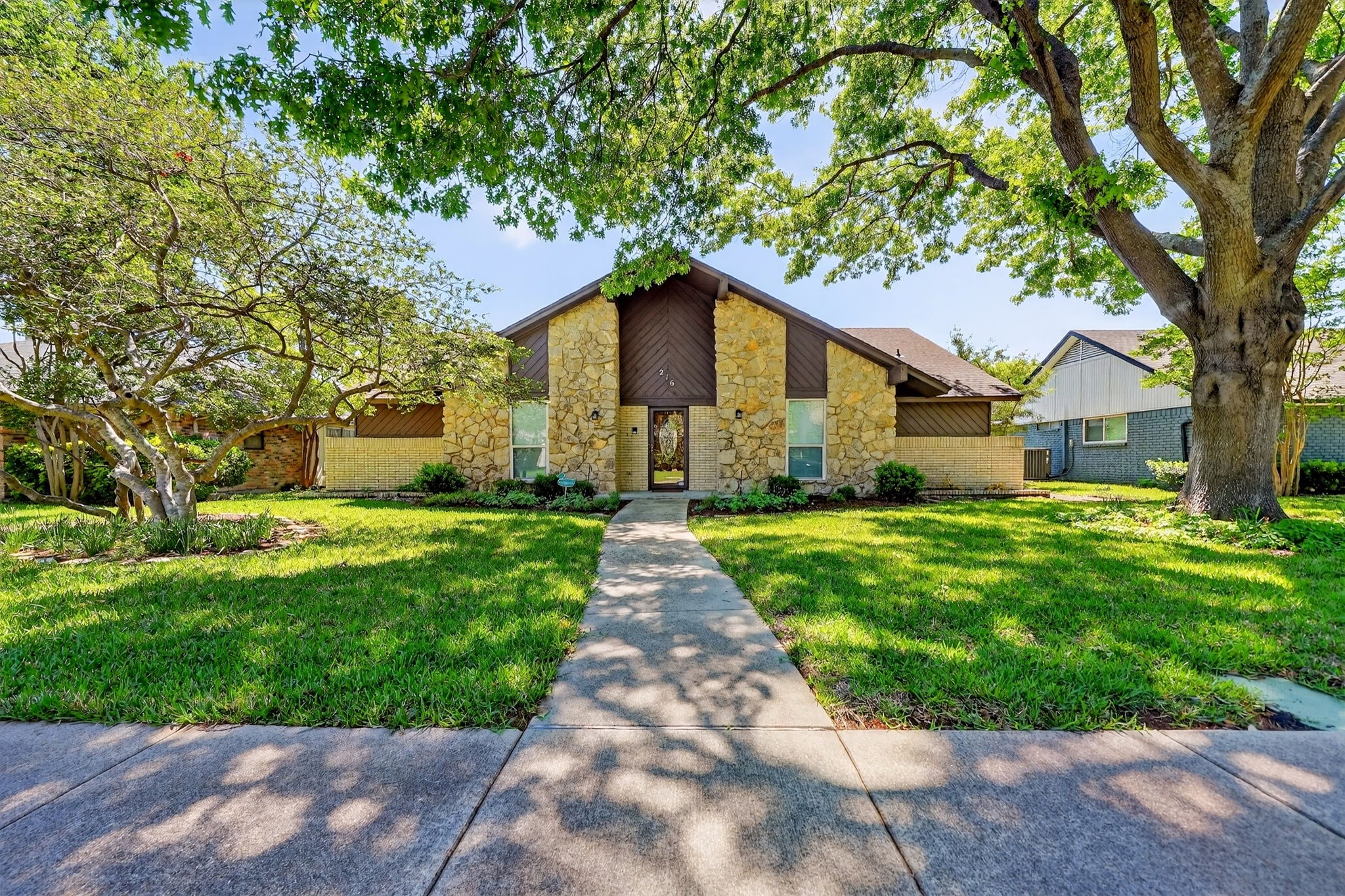 216 Hemlock Drive Richardson TX 75081