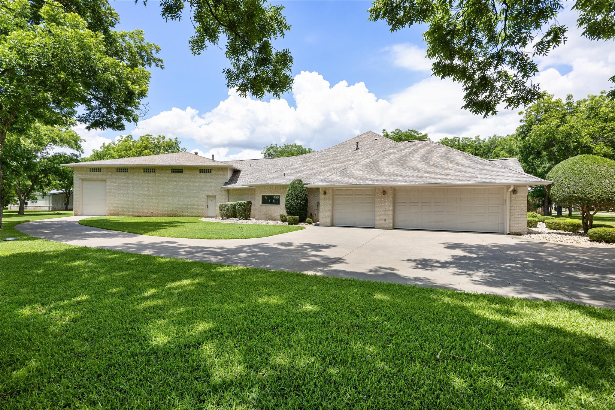 5501 Flagstick Drive Granbury TX 76049