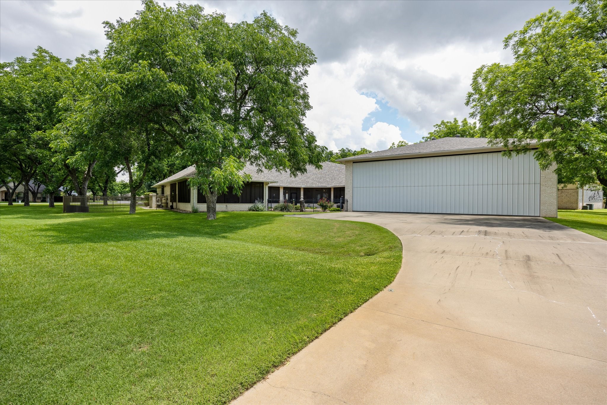 5501 Flagstick Drive Granbury TX 76049
