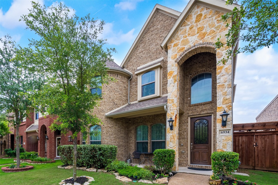 6934 Nava Grand Prairie TX 75054