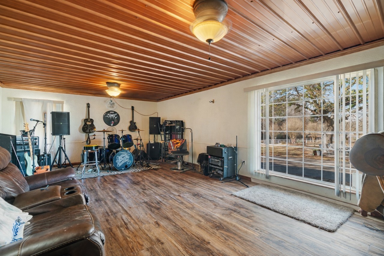 4060 Cr 36220 Sumner TX 75486
