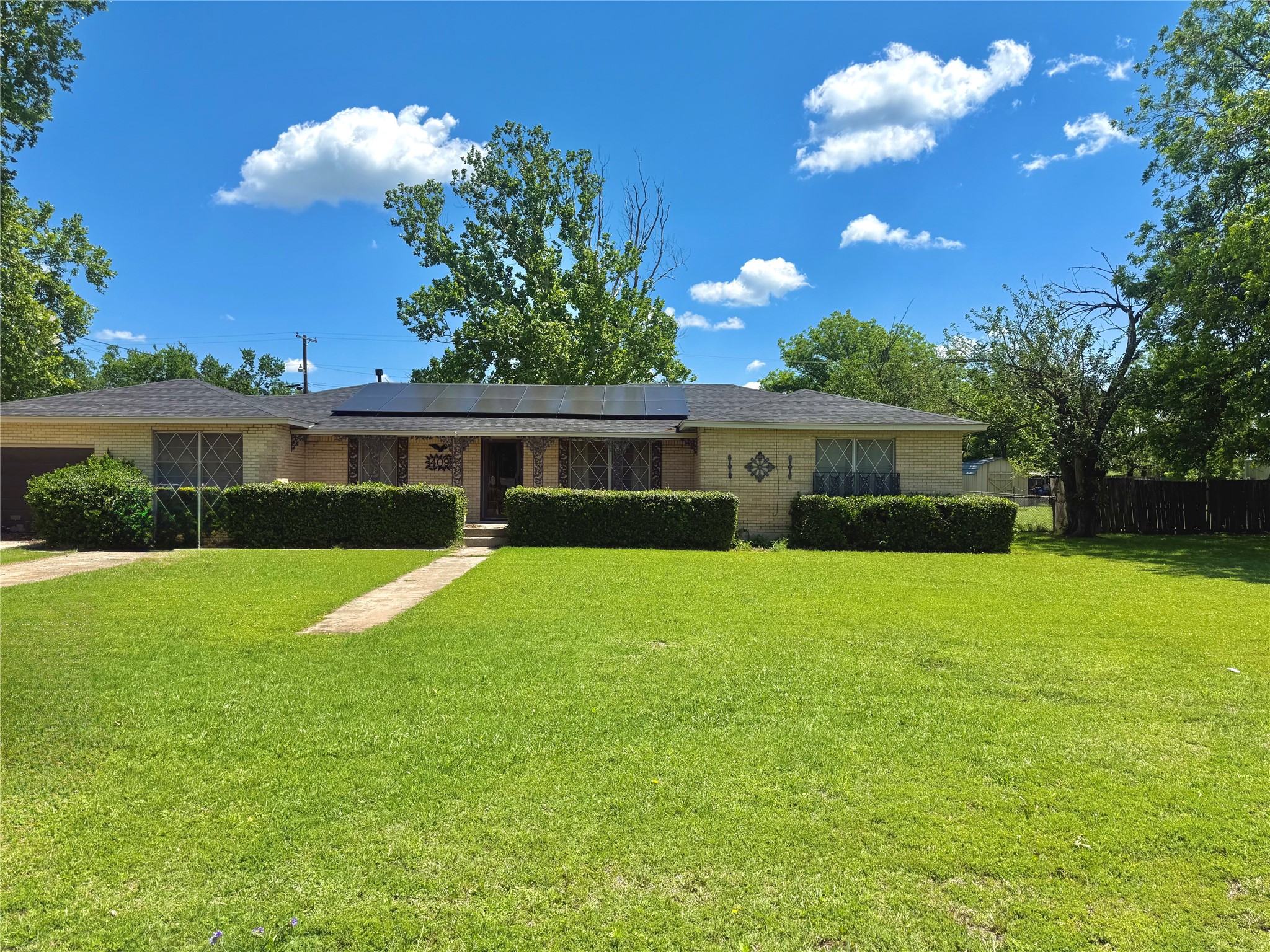 409 10th Nocona TX 76255