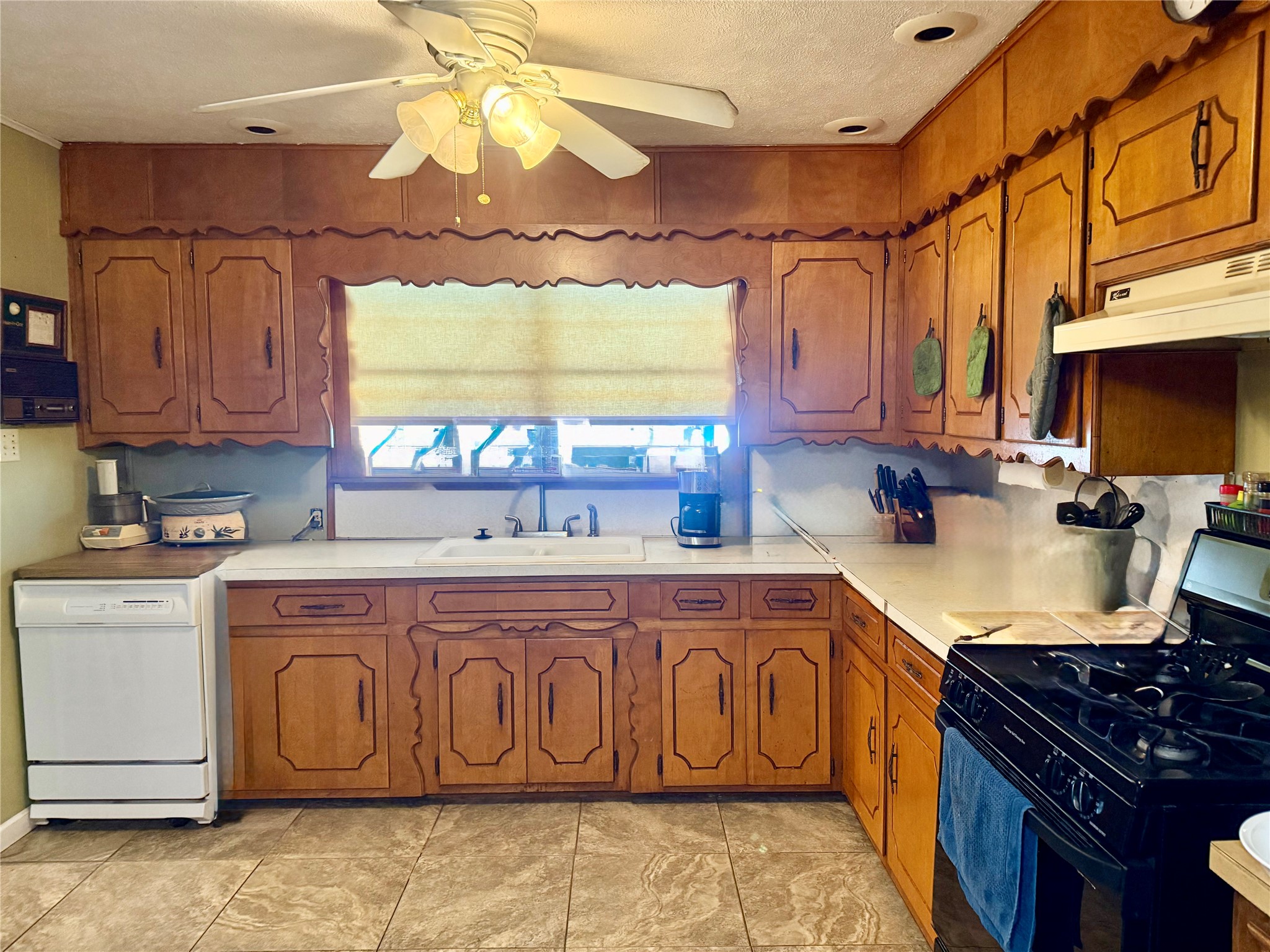409 10th Nocona TX 76255