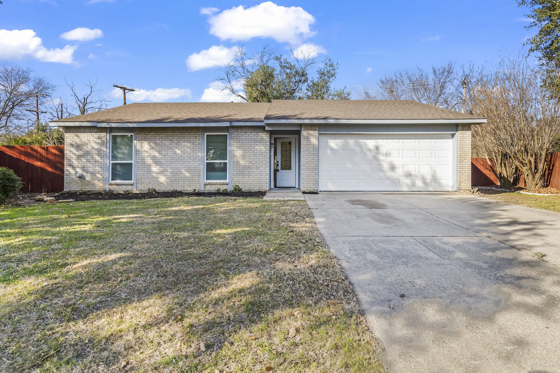1901 Sabine Pass Lane Arlington TX 76006