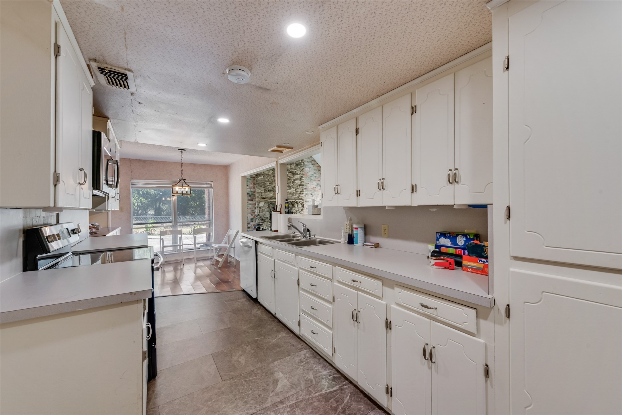 102 S Royal Oak Drive Duncanville TX 75116