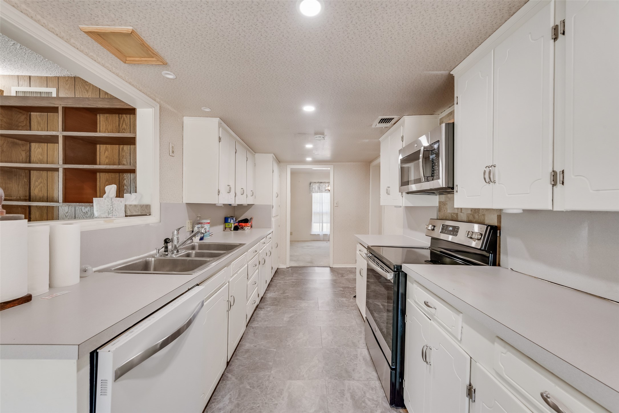 102 S Royal Oak Drive Duncanville TX 75116