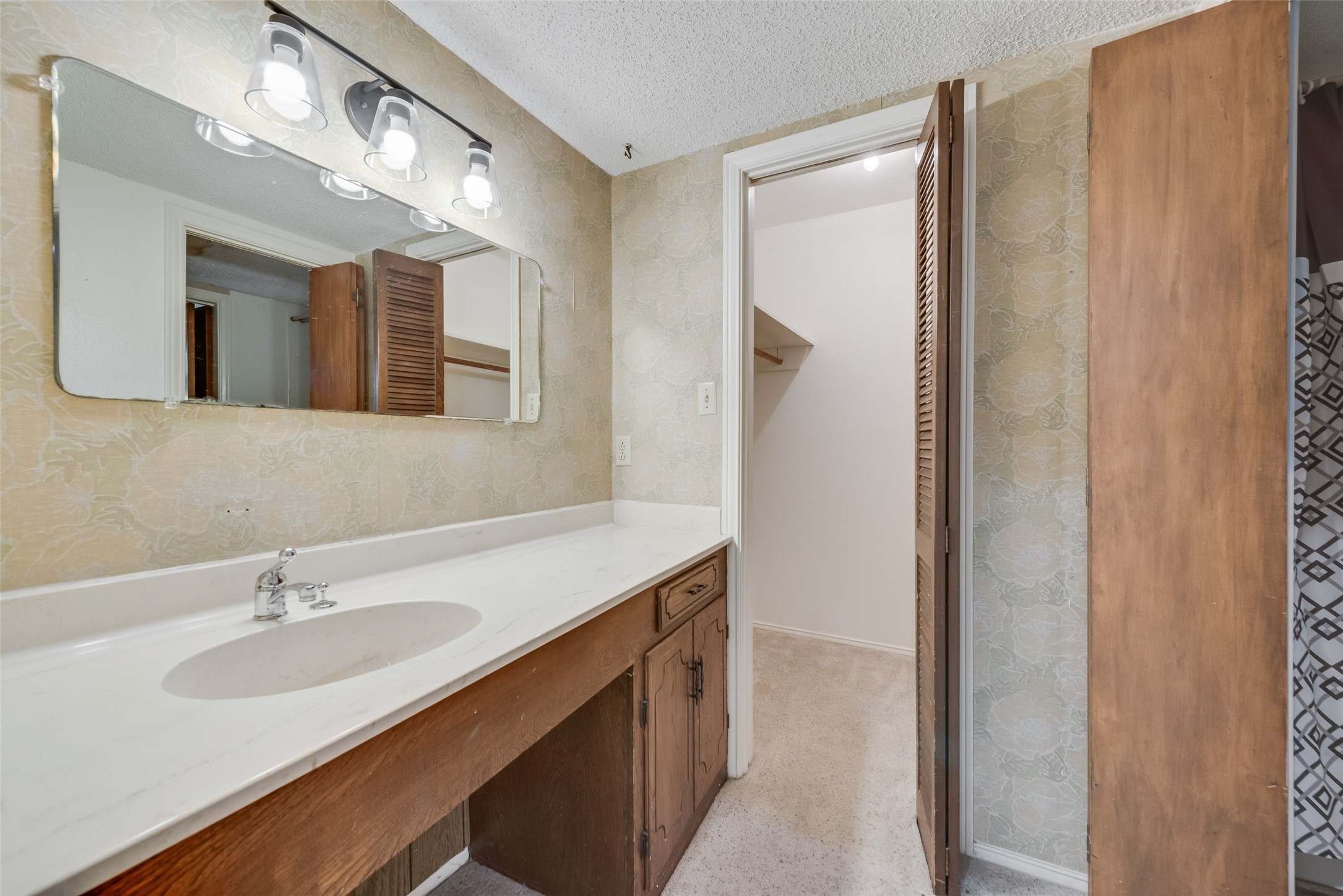 102 S Royal Oak Drive Duncanville TX 75116