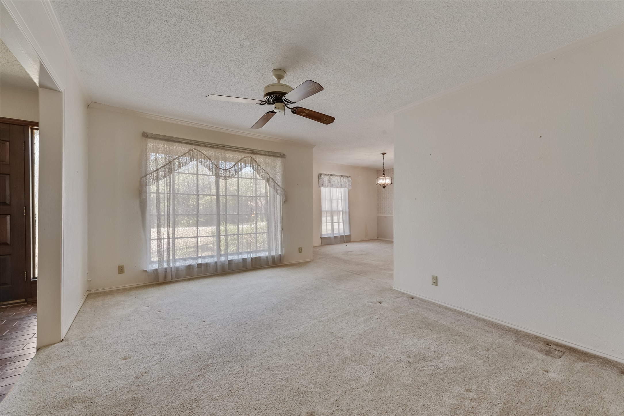 102 S Royal Oak Drive Duncanville TX 75116