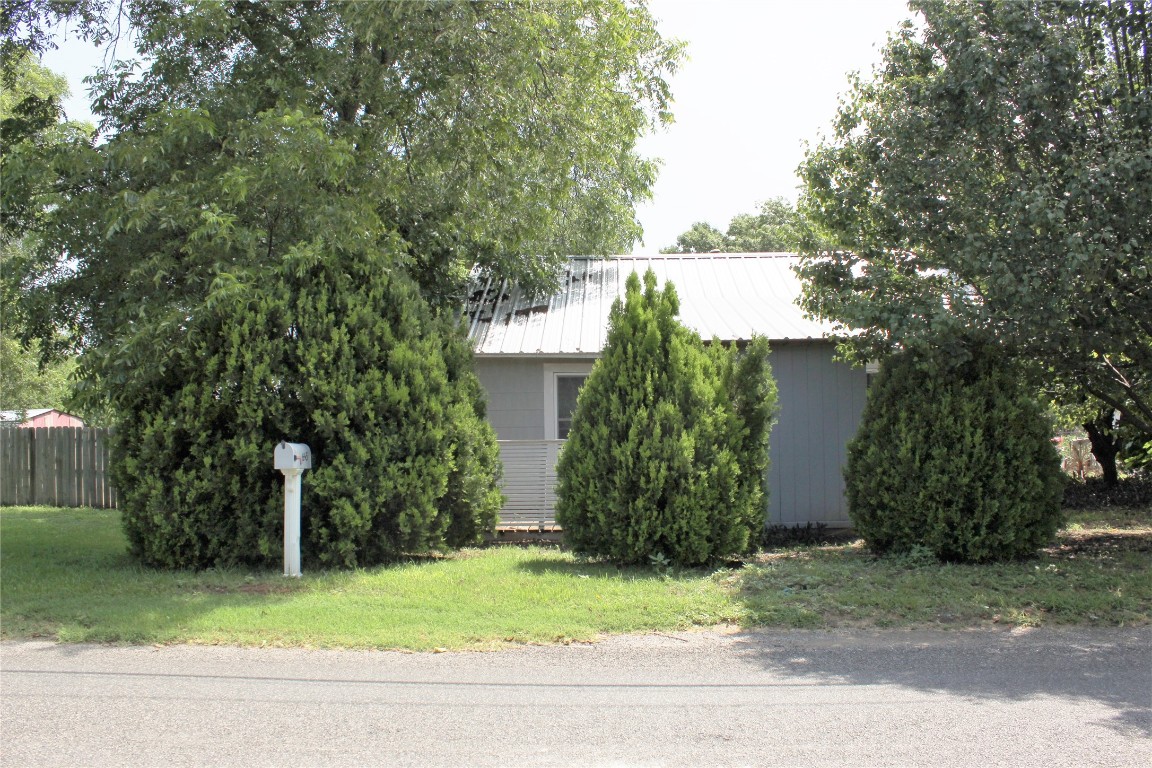 695 S Lillian Street Stephenville TX 76401