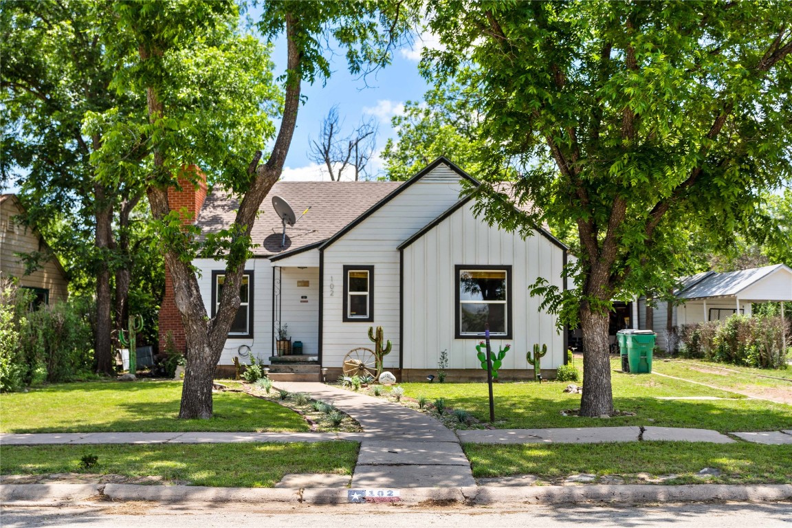 102 Hollywood Street Coleman TX 76834