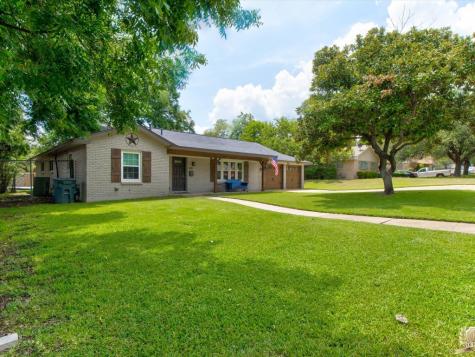 8009 Longford Street Benbrook TX 76116
